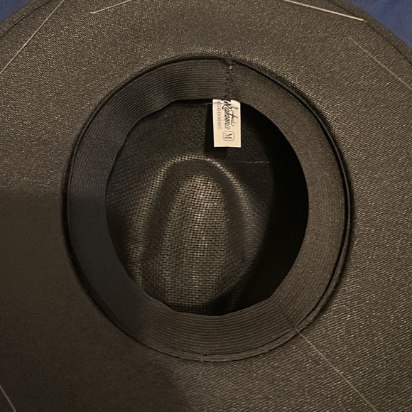 New - Picture 2 of 2